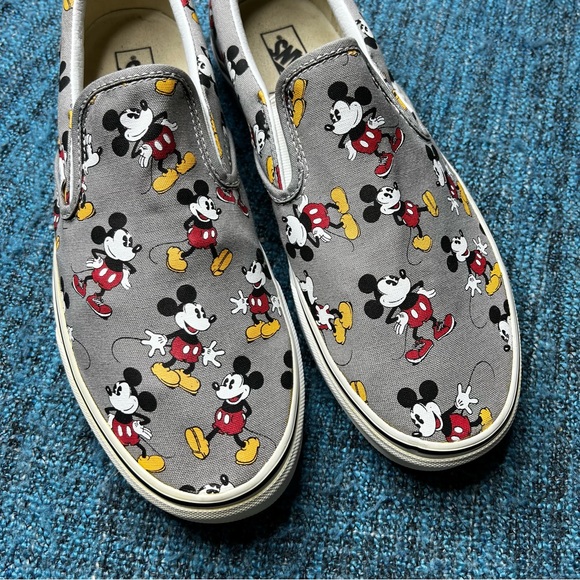 RARE Vans x Disney Mickey Mouse Classic Slip On Sneakers Limited Edition - Picture 3 of 10